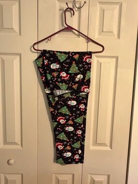 Women’s Black Christmas Print Holiday Pajama Bottoms